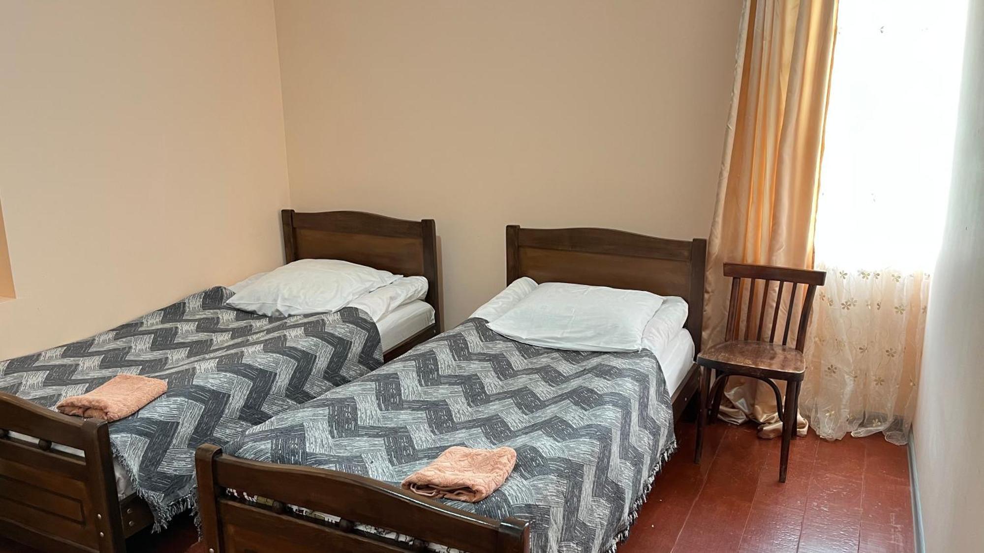 Ciuri'S Guesthouse Zhabeshi Esterno foto