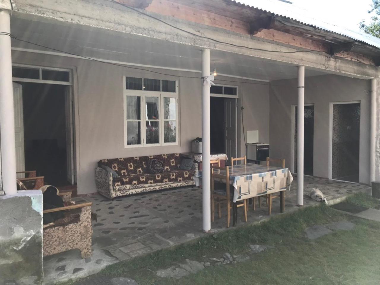 Ciuri'S Guesthouse Zhabeshi Esterno foto