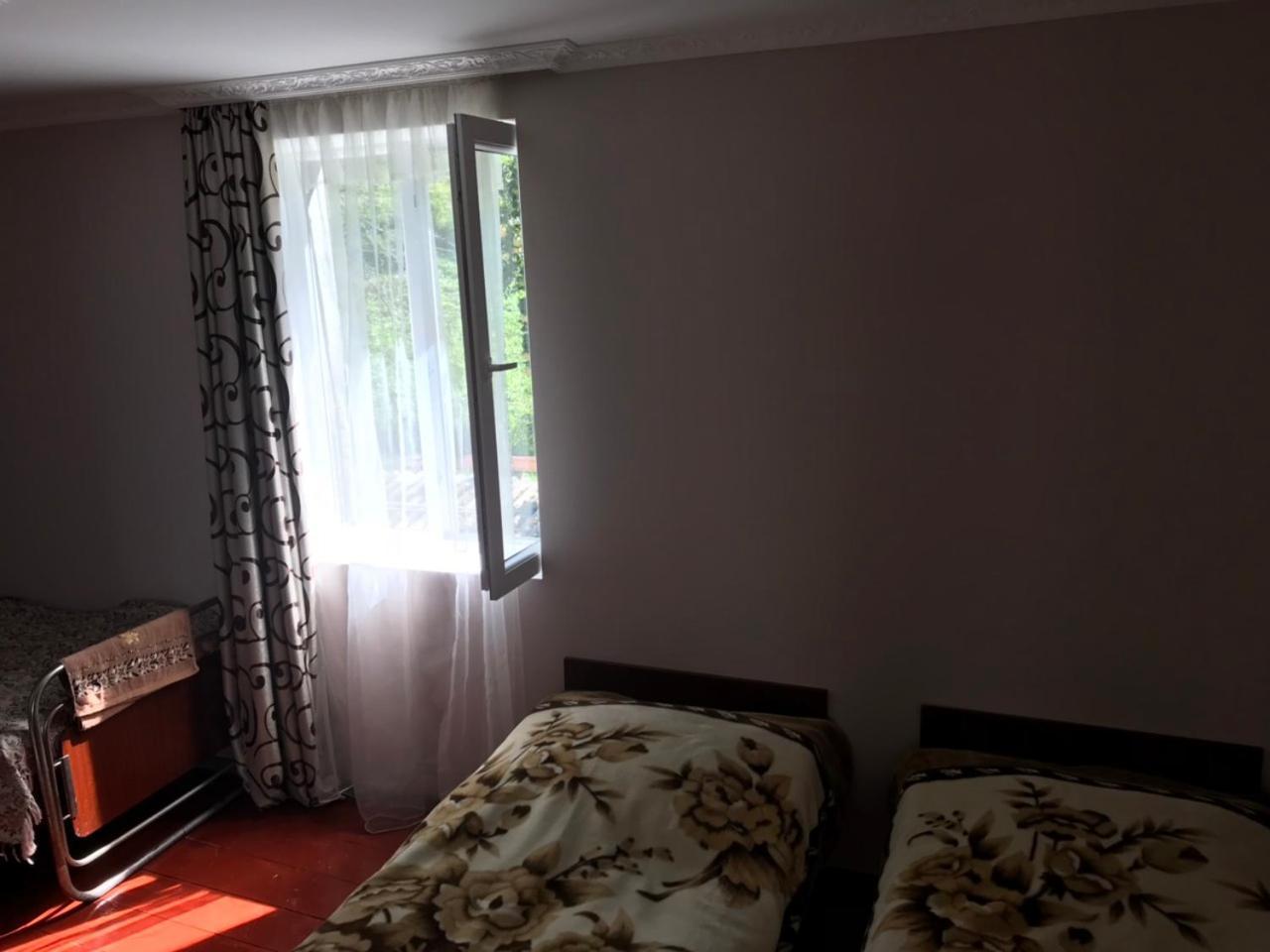 Ciuri'S Guesthouse Zhabeshi Esterno foto