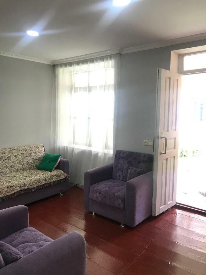 Ciuri'S Guesthouse Zhabeshi Esterno foto
