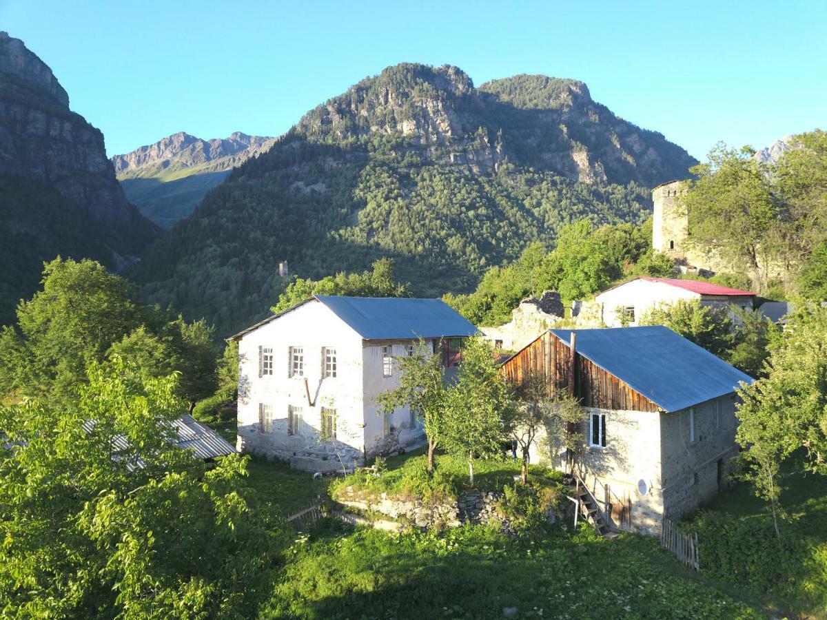 Ciuri'S Guesthouse Zhabeshi Esterno foto